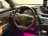 Lexus ES-300h 2019